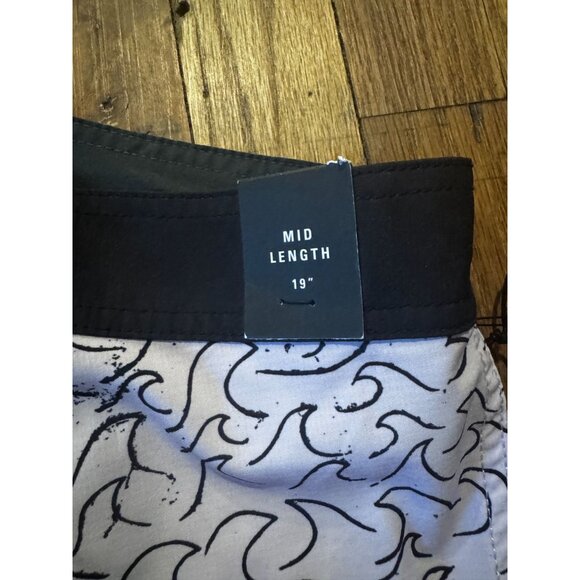 NEW RVCA Mens Mid-Length 19" Boardshorts Size 32 Abstract Wave Print Black Pink - Picture 4 of 5